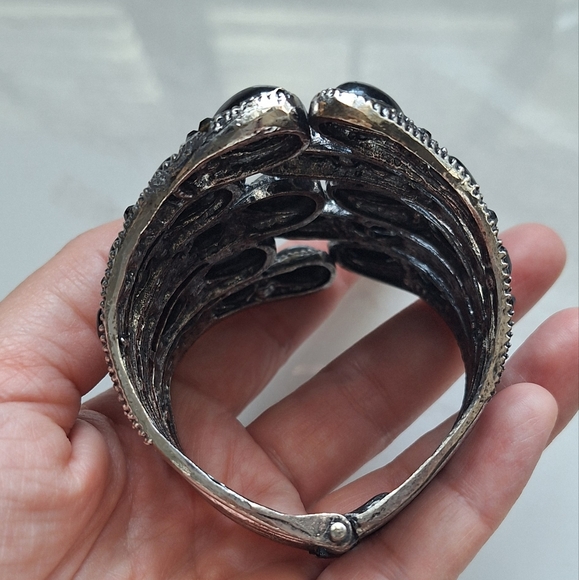 NEW! Black Rhinestone Statement Bracelet - Picture 2 of 3